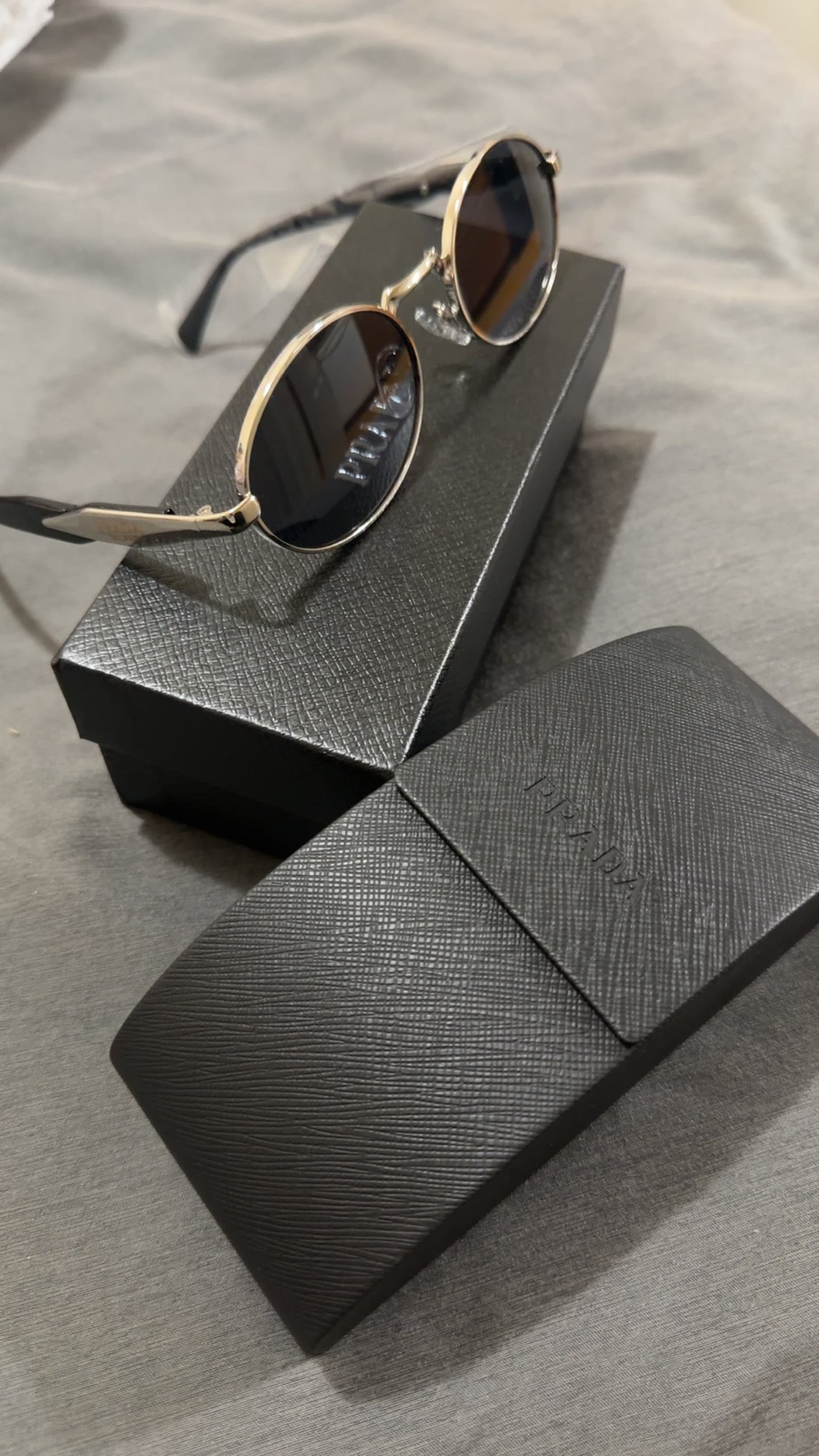Round Gold Frame Sunglasses